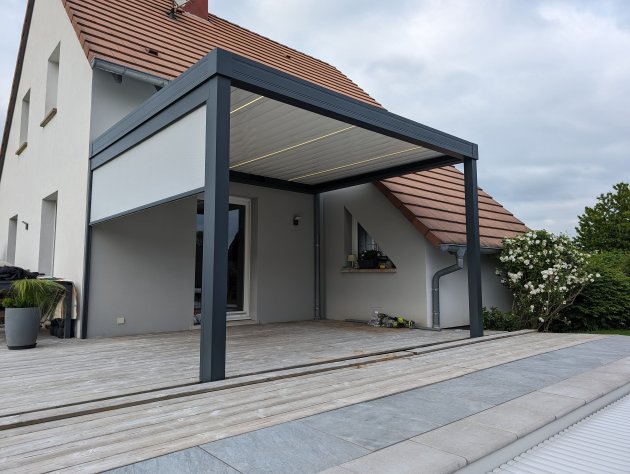 Réalisation pergola bioclimatique - PXL_20240603_164924104