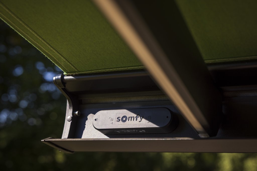 capteur vent Somfy sur Store coffre Rayy L