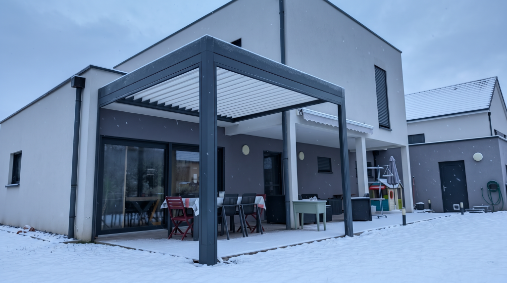 pergola rayy L sur terrasse enneigée